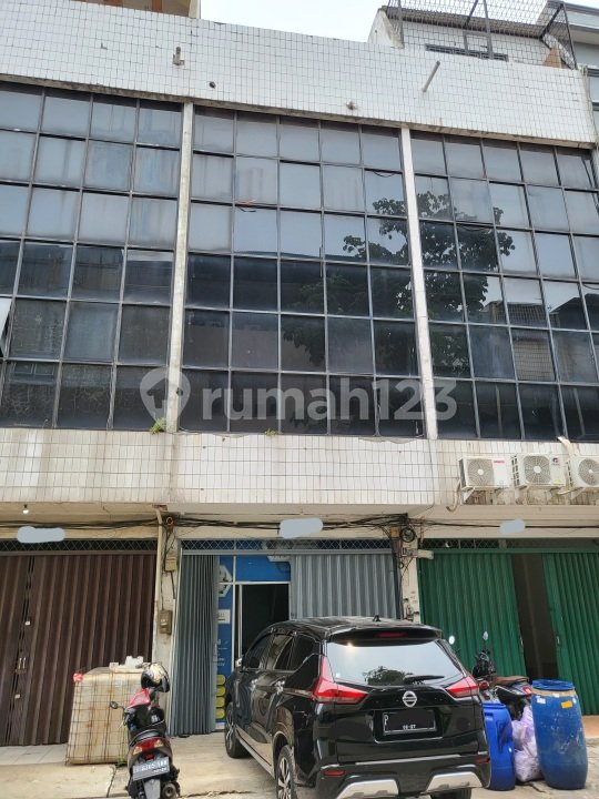 218m² Shop in Kalideres, Indonesia No. 1445