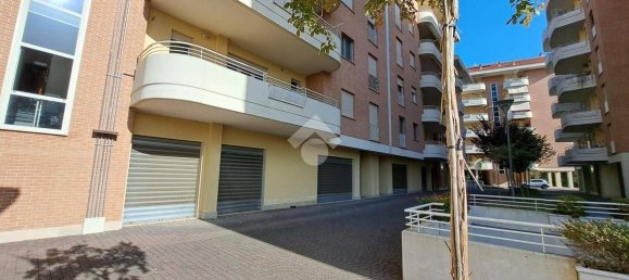 Коммерческая недвижимость с 1 комнатой в Фрозиноне, Италия № 78872 4