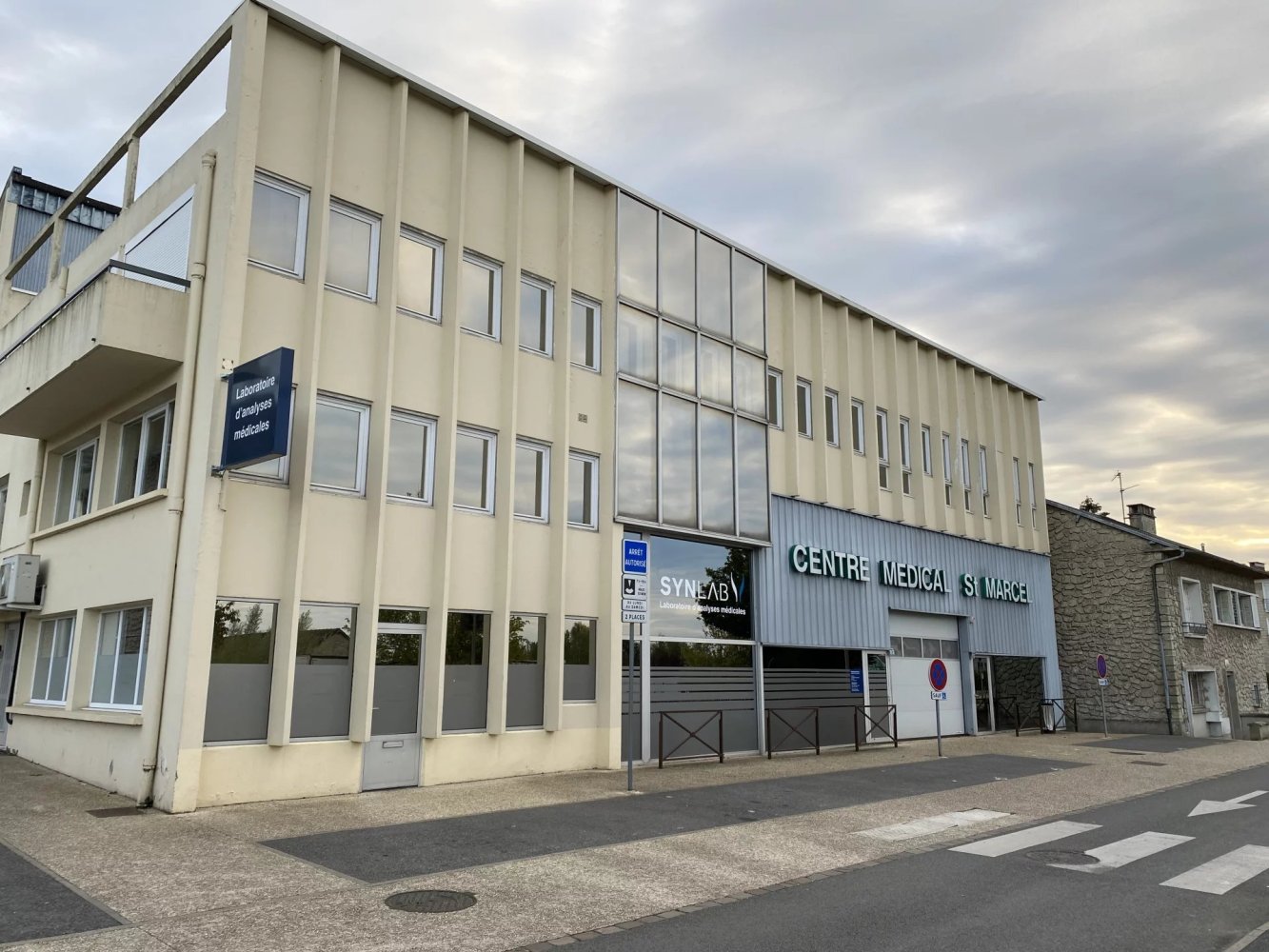 Oficina en Laon, France 230 m² No. 232372