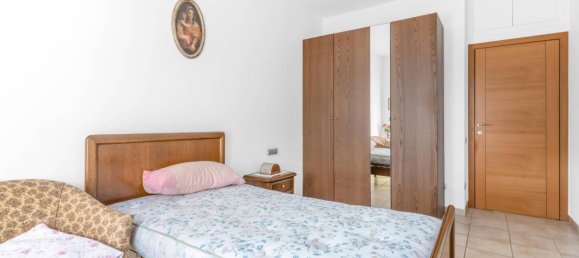 Apartamento de 2 dormitorios en Milan, Italy No. 290803 19