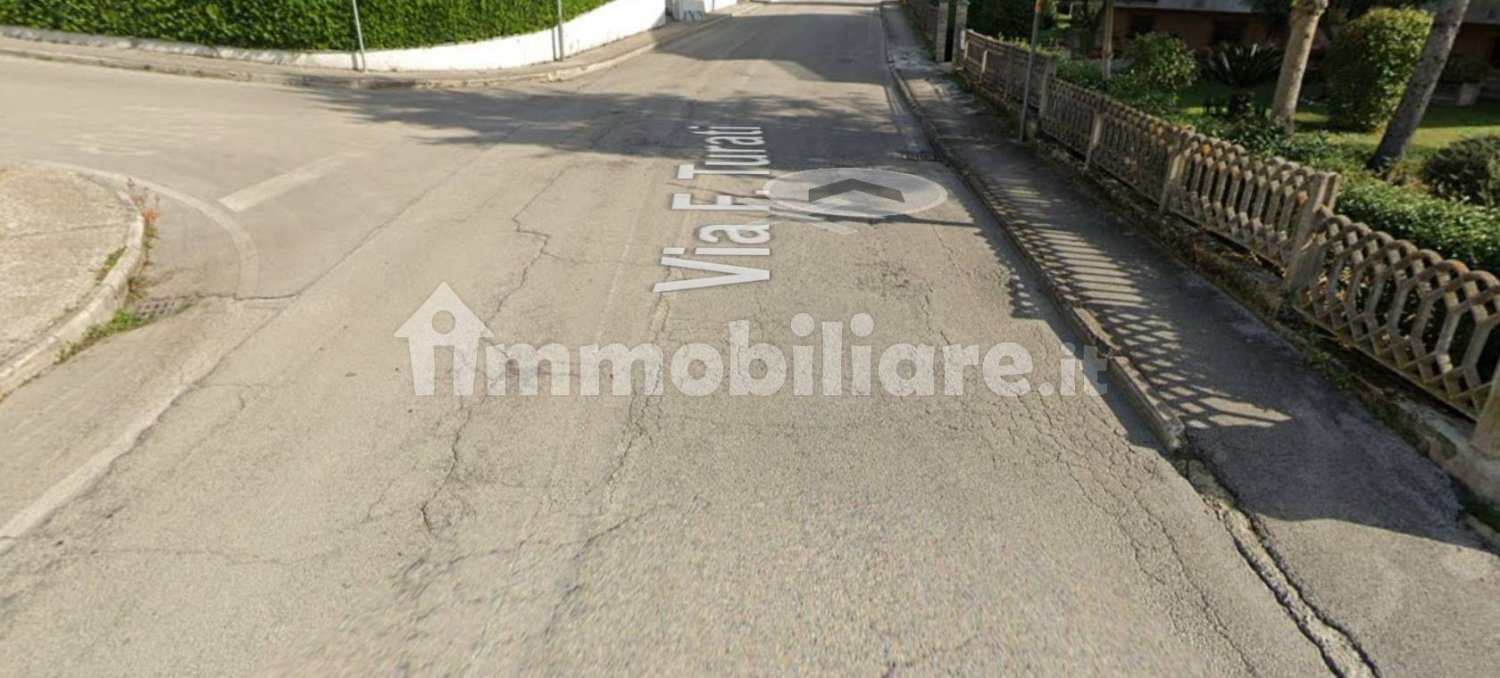 4 rooms Warehouse in Osimo, Italy No. 272172