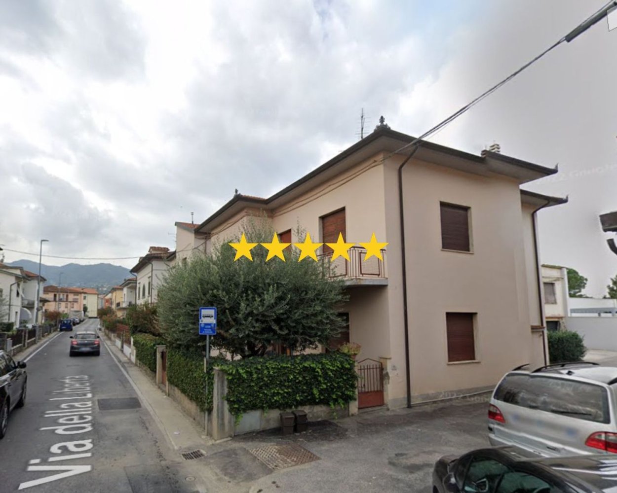 Apartamento de 7 habitaciónes en Quarrata, Italy No. 197693