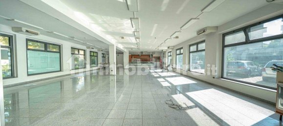 4-Zimmer Gewerbliche Immobilie in Sondrio, Italy, Nr. 337507 12