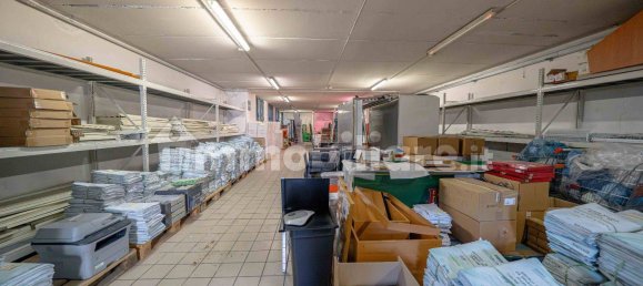 4-Zimmer Gewerbliche Immobilie in Sondrio, Italy, Nr. 337507 29