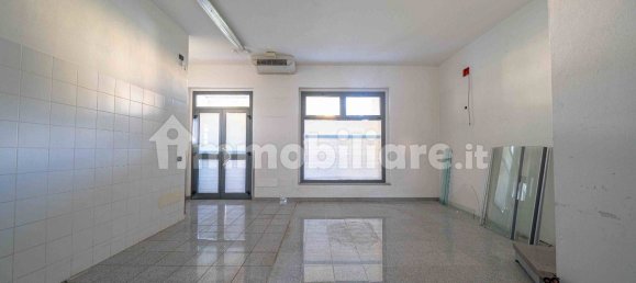 4-Zimmer Gewerbliche Immobilie in Sondrio, Italy, Nr. 337507 18