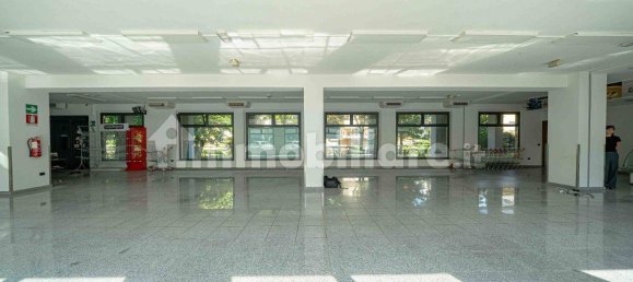 4-Zimmer Gewerbliche Immobilie in Sondrio, Italy, Nr. 337507 11