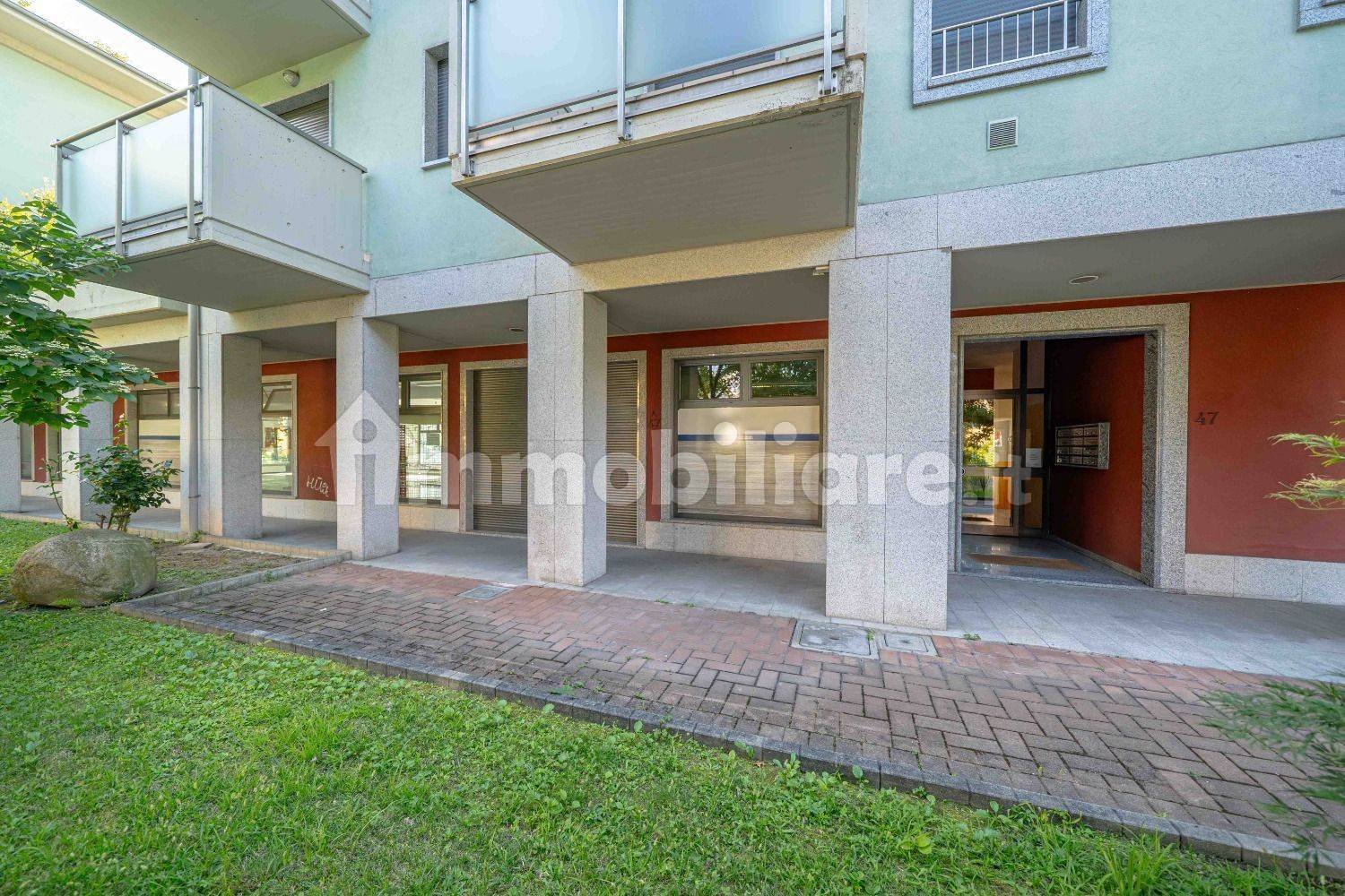 4-Zimmer Gewerbliche Immobilie in Sondrio, Italy, Nr. 337507