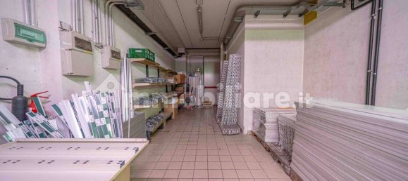 4-Zimmer Gewerbliche Immobilie in Sondrio, Italy, Nr. 337507 32