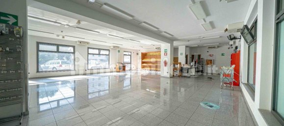 4-Zimmer Gewerbliche Immobilie in Sondrio, Italy, Nr. 337507 15