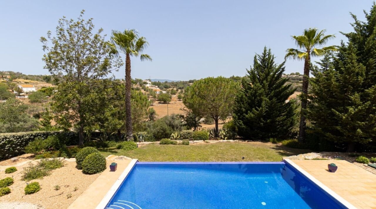 Villa de 3 dormitorios en Lagoa, Portugal No. 153593