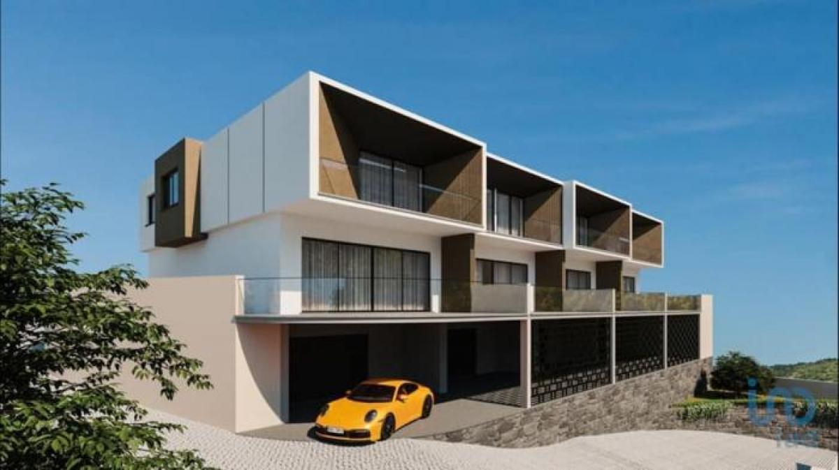 Casa de 3 dormitorios en Funchal, Portugal No. 1011