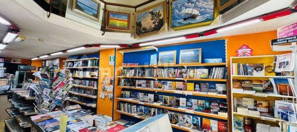 3 rooms Commercial property in Naples, Italy No. 285772 15