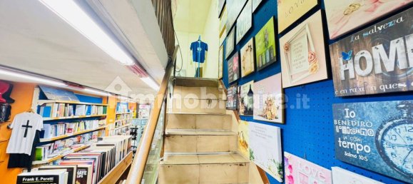 3 rooms Commercial property in Naples, Italy No. 285772 7