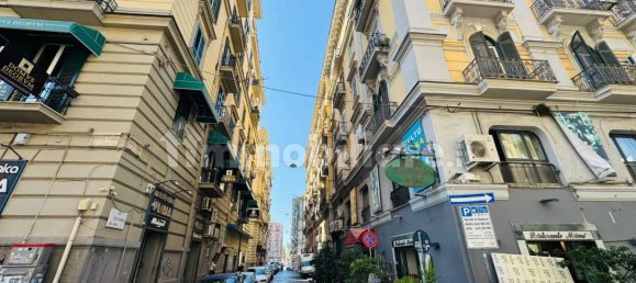 3 rooms Commercial property in Naples, Italy No. 285772 24