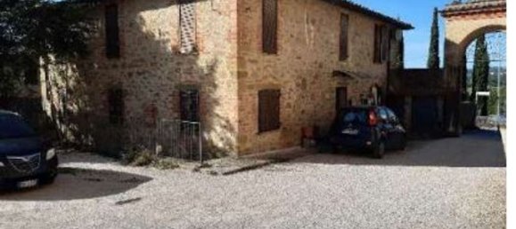 5 rooms Apartment in Perugia, Italy No. 192692 7
