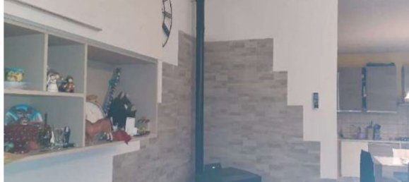 5 rooms Apartment in Perugia, Italy No. 192692 10