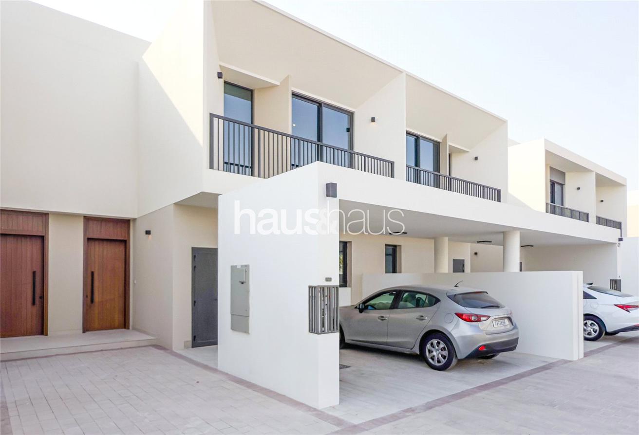 Adosado de 3 dormitorios en Town Square, UAE No. 99170