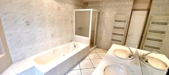 4 bedrooms Apartment in Lorient, France No. 198531 3