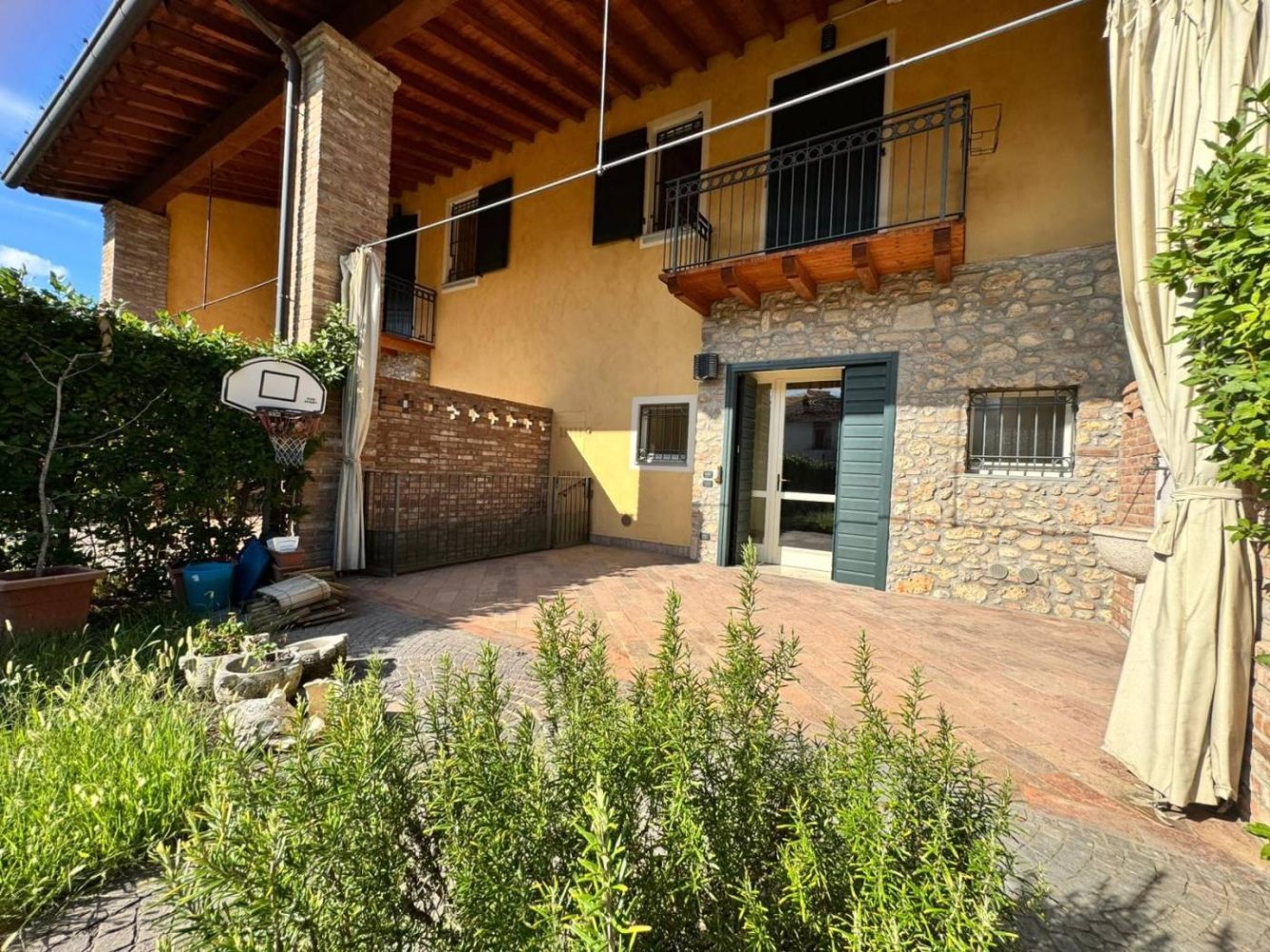 2 bedrooms House in Coccaglio, Italy No. 327571