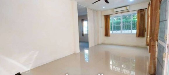 4 bedrooms Bungalow in Bangkok, Thailand No. 14796 6