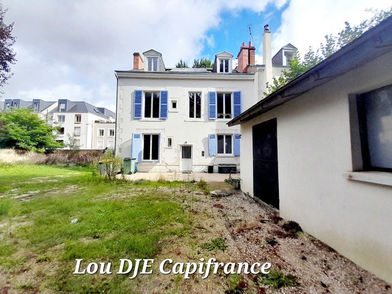 6 bedrooms House in Orleans, France No. 41130