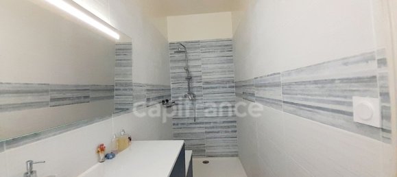 6 bedrooms House in Orleans, France No. 41130 28