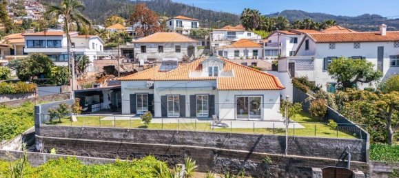 3 bedrooms Villa in Funchal, Portugal No. 136380 3