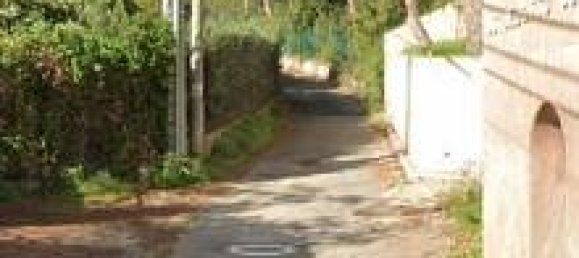 4 bedrooms Apartment in Messina, Italy No. 50359 2