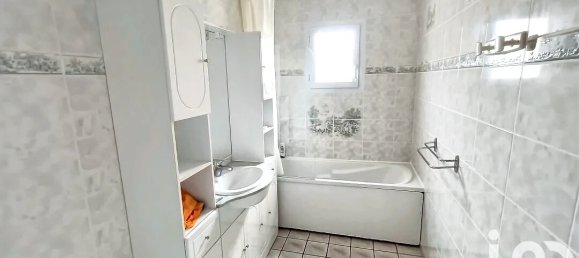 3 bedrooms House in Buchy, France No. 333554 8