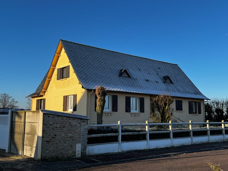 Casa de 3 dormitorios en Sainville, France No. 78599