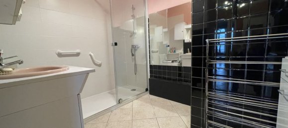 2 chambres Appartement à Grenoble, France No. 196607 5