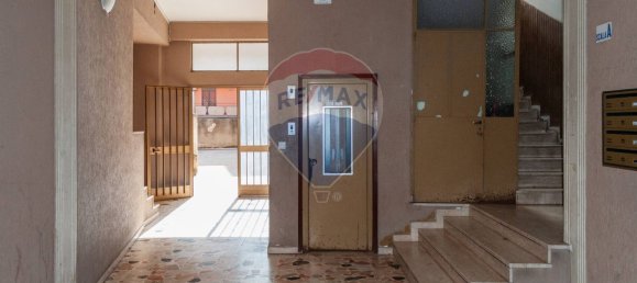 4 rooms Apartment in Catania, Italy No. 273931 6