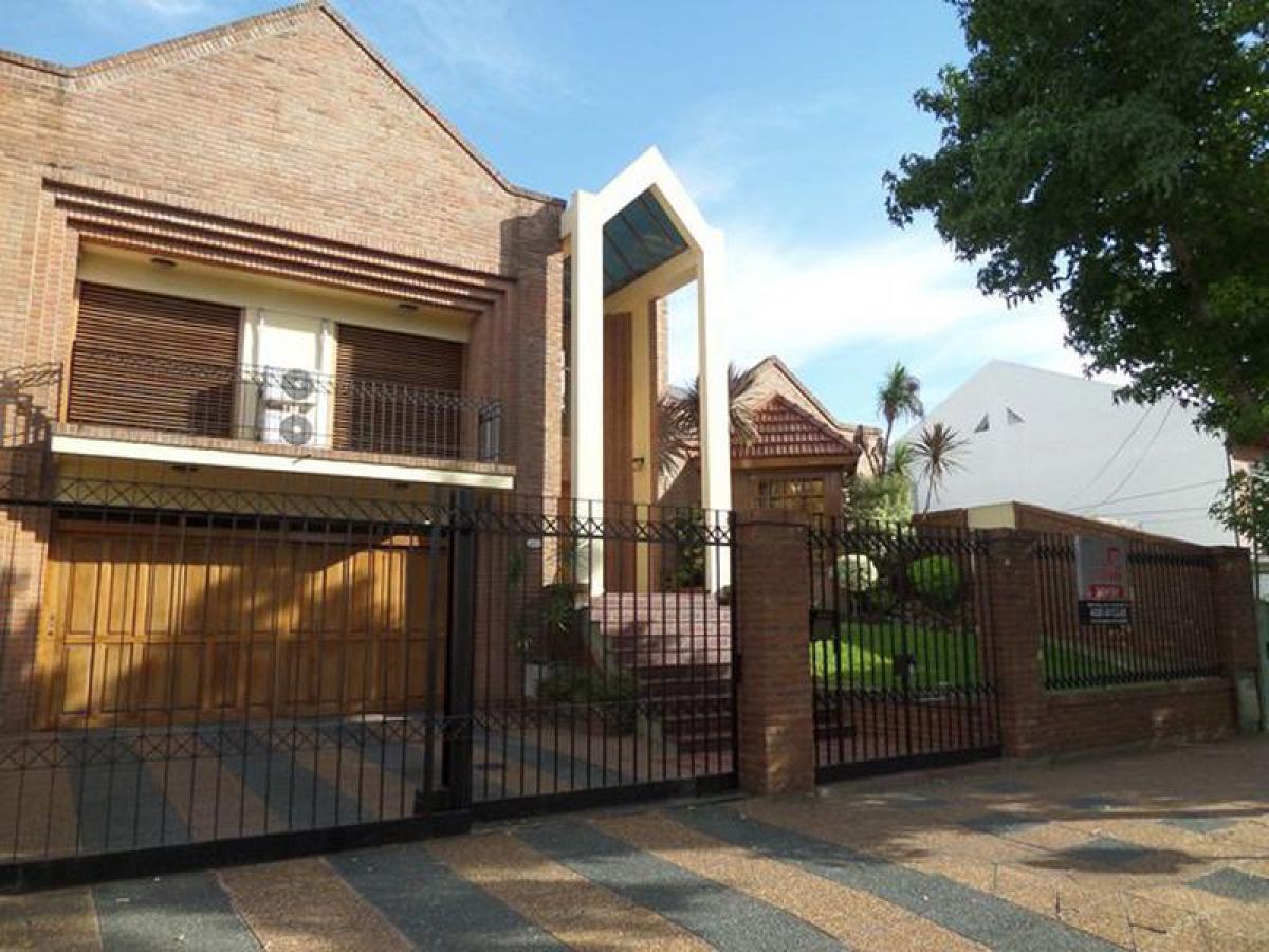 Дом с 6 спальнями в Хенераль Сан Мартин, Аргентина № 13024