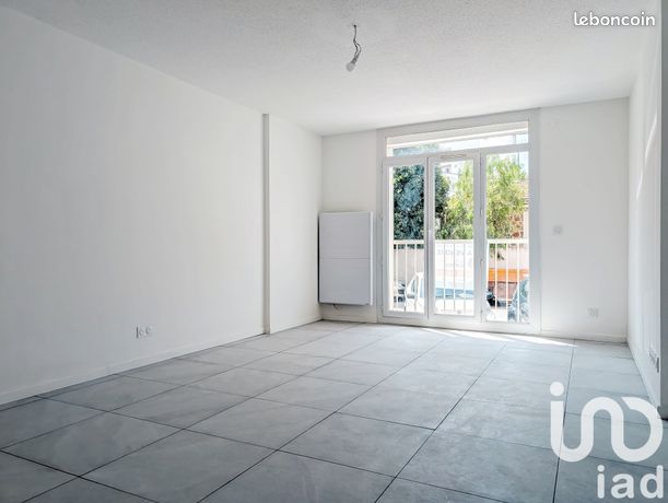 2 bedrooms Apartment in Toulon, France No. 313034