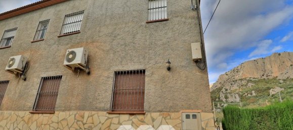 6 bedrooms House in Alfarnatejo, Spain No. 65606 3