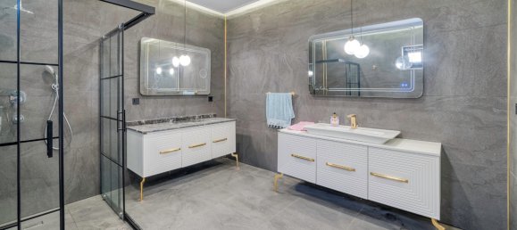 Villa 10+1 in Kargicak, Turkey No. 14040 26