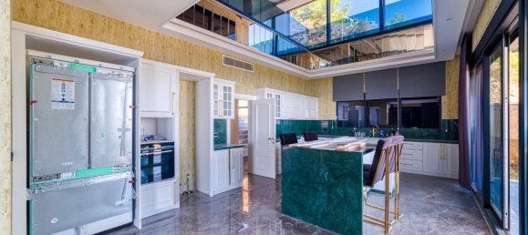 Villa 10+1 in Kargicak, Turkey No. 14040 15