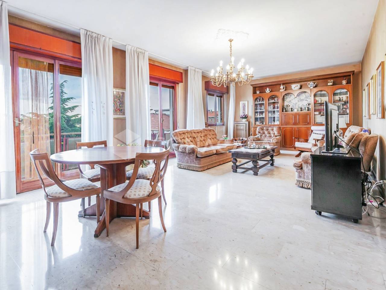 4-Zimmer Wohnung in Milan, Italy, Nr. 339235