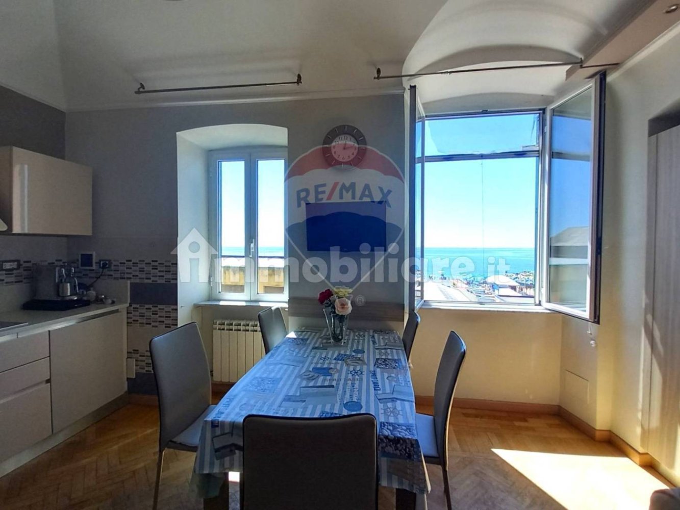 3 bedrooms Apartment in Genoa, Italy No. 373223