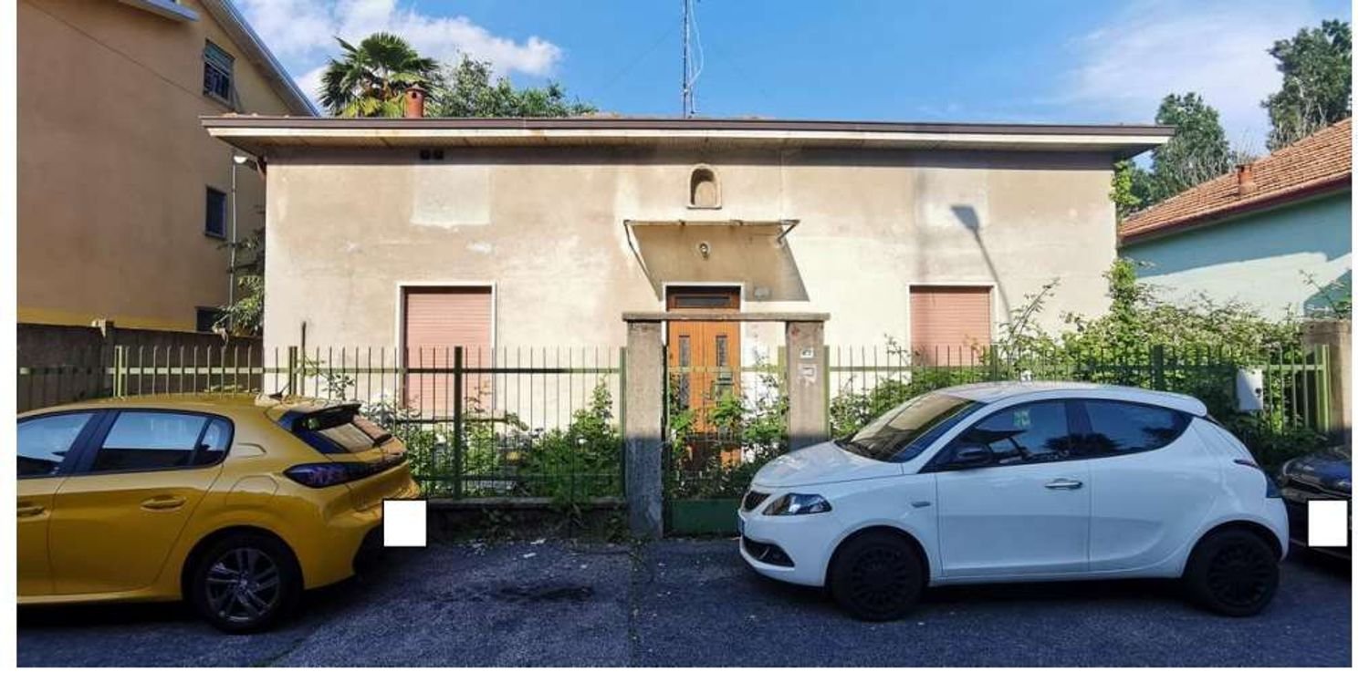 Casa de 6 dormitorios en Rho, Italy No. 360504