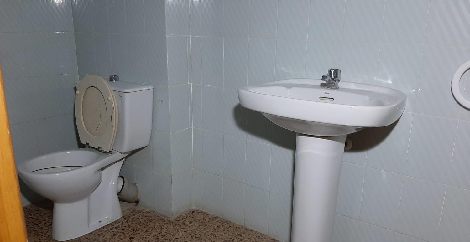 182m² Commercial property in Ontinyent, Spain No. 140165