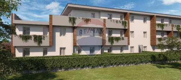 3 rooms Apartment in Toscolano Maderno, Italy No. 2231 4