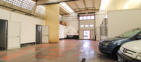 1-salle Entrepôt à Verdellino, Italy No. 52646 10