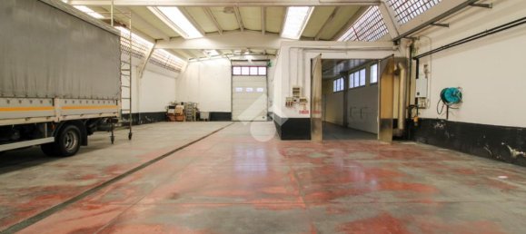 1-salle Entrepôt à Verdellino, Italy No. 52646 18