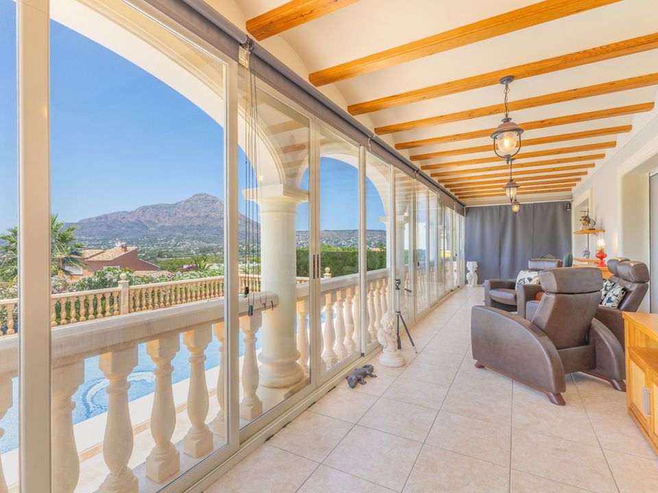 Вилла с 3 спальнями в Аликанте, Испания № 190474