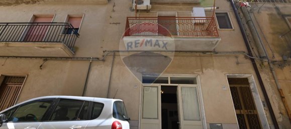 4 bedrooms House in Caltagirone, Italy No. 215357 4