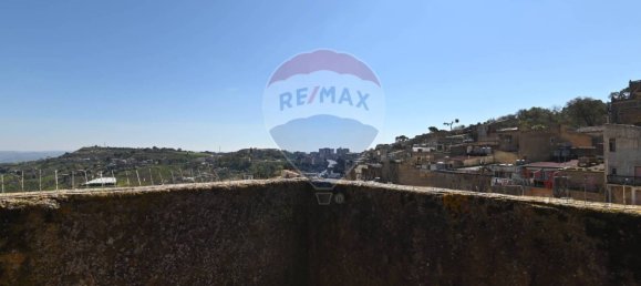 4 bedrooms House in Caltagirone, Italy No. 215357 37