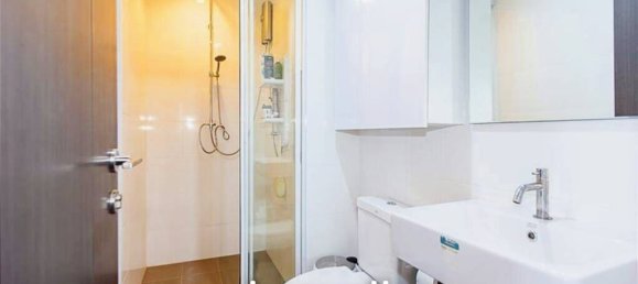 Apartamento com 2 quartos em condomínio em Phra Khanong, Thailand N.º 16800 9