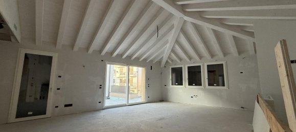 4 rooms Penthouse in Castelfranco Veneto, Italy No. 40167 2