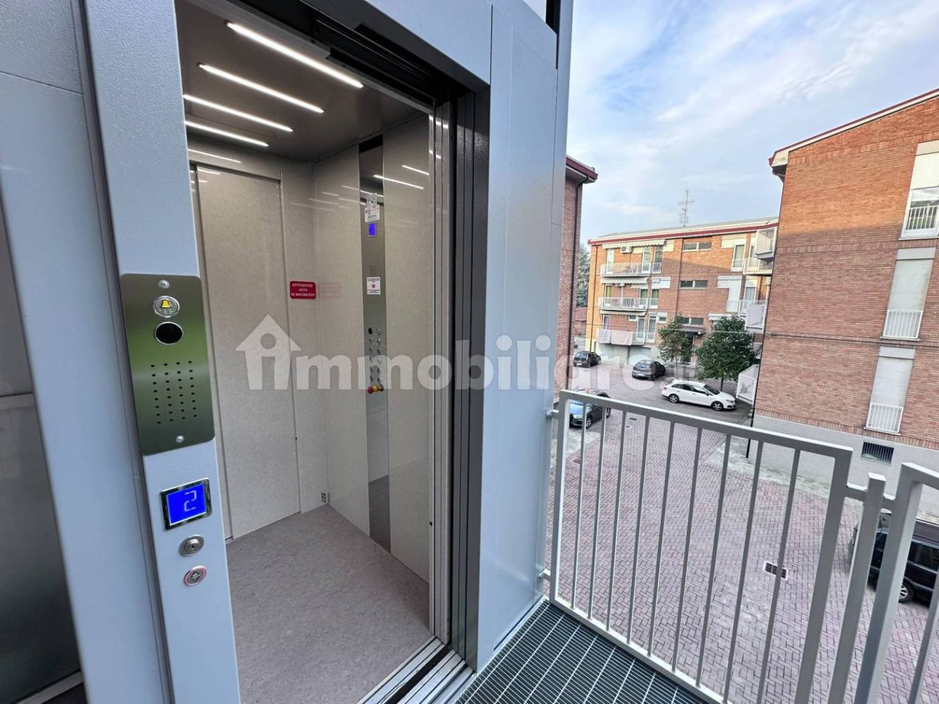 Квартира с 2 спальнями в Альба, Италия № 217758